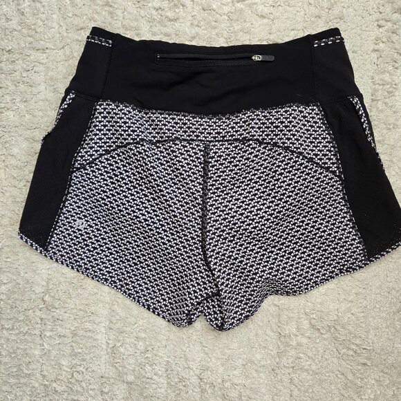 Lululemon Real Quick Short Size 4 in Monochromic Black - Picture 6 of 9